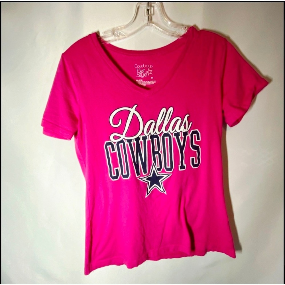 Dallas Cowboys Womens Medium Pink V Neck T Shirt NFL Football Fan Tee Logo